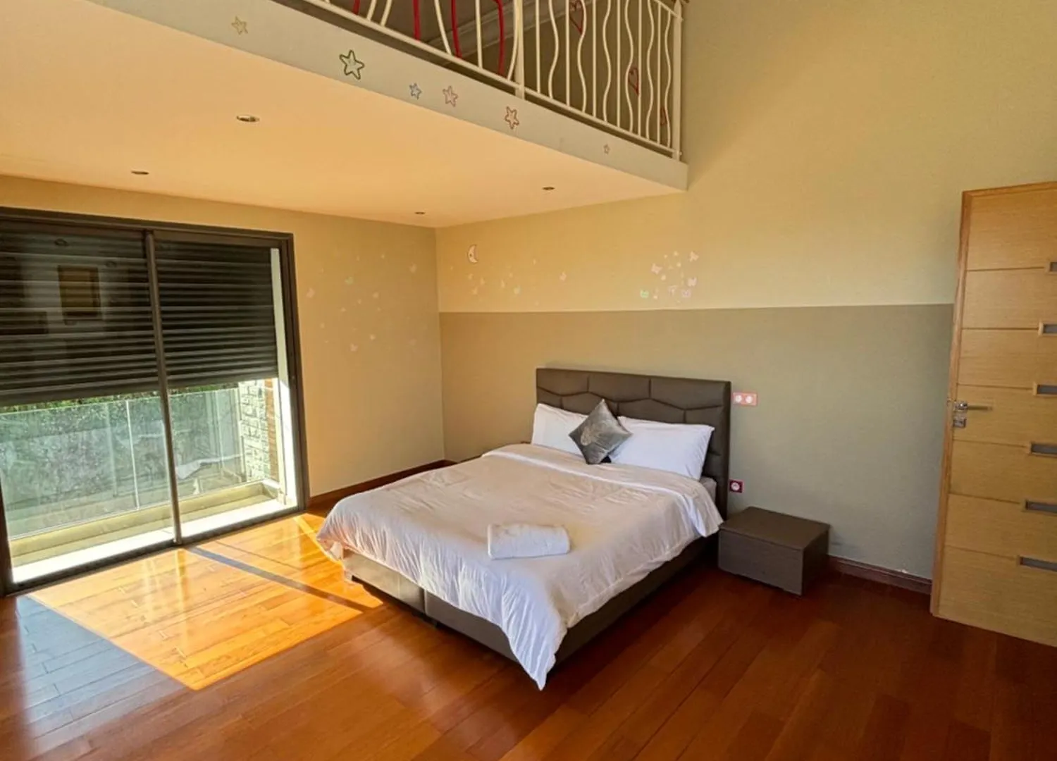 Luxurious Villa With 5 Bedrooms In 阿加迪尔