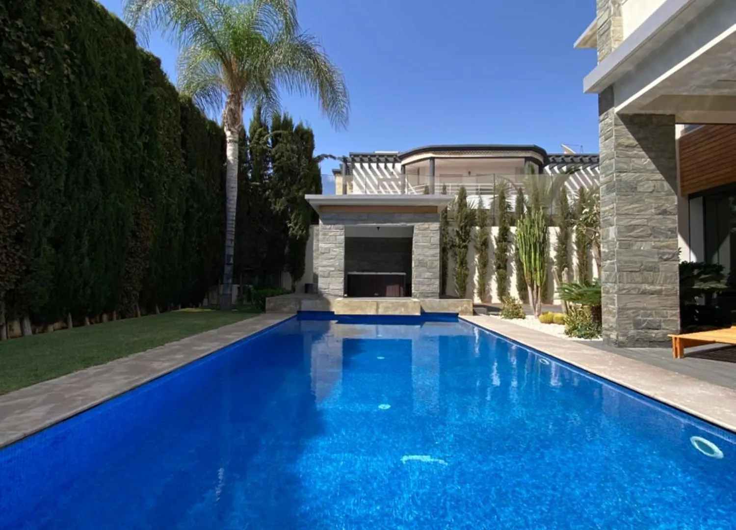 Luxurious Villa With 5 Bedrooms In Agadir